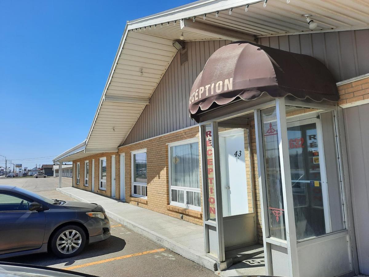 Le Campagnard Hotel Matane Eksteriør billede