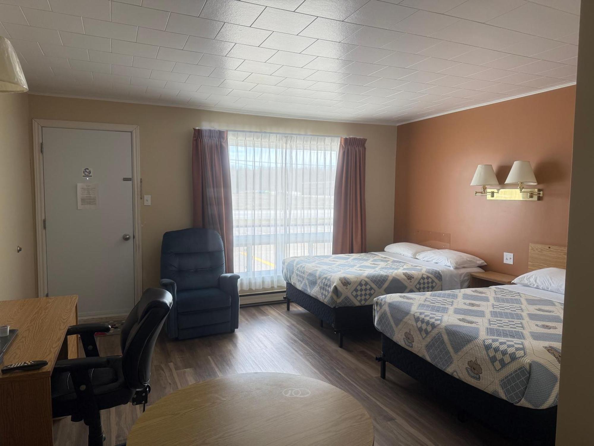 Le Campagnard Hotel Matane Eksteriør billede