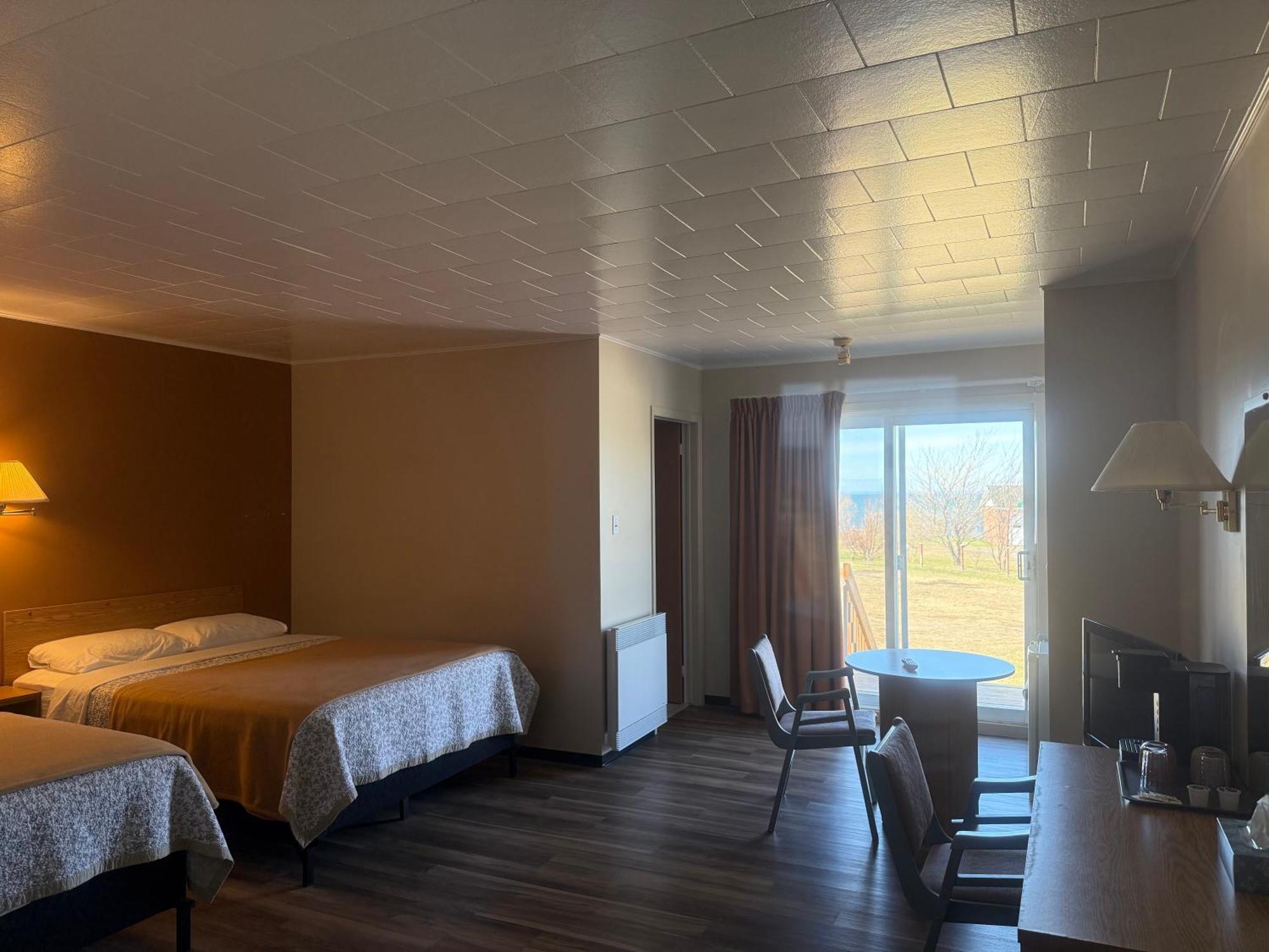 Le Campagnard Hotel Matane Eksteriør billede