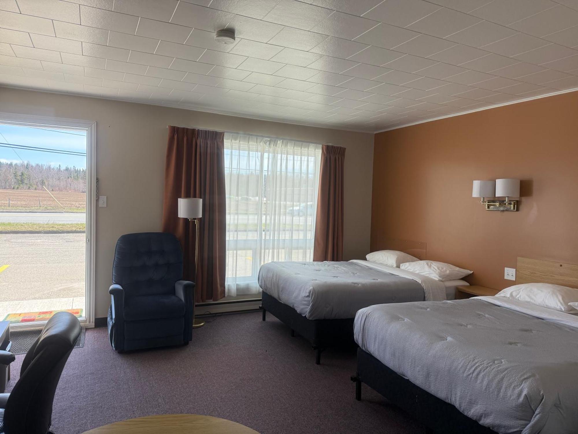 Le Campagnard Hotel Matane Eksteriør billede