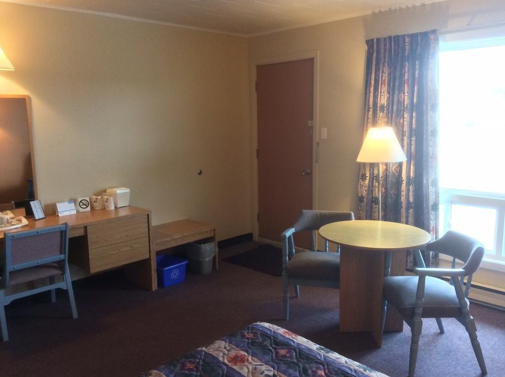 Le Campagnard Hotel Matane Eksteriør billede